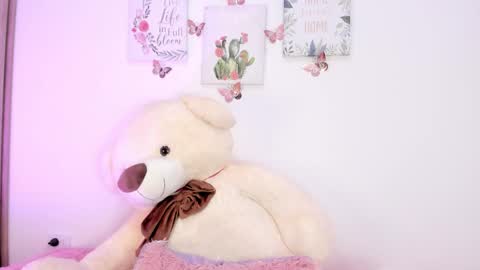 Snapshot of little_channel_ chatting on May 8, 2026, 10:09 am online show from May 8, 2026, 10:09 am