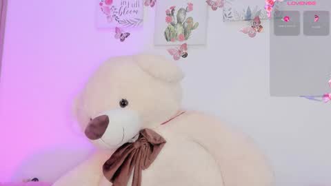 Snapshot of little_channel_ chatting on June 22, 2026, 11:29 am online show from June 22, 2026, 11:29 am