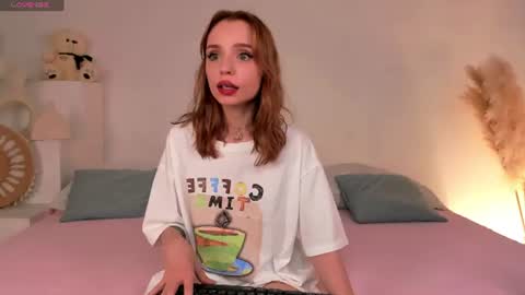 little_clare_ online show from July 23, 2026, 10:24 am