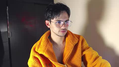 Snapshot of little_daniell chatting on November 19, 2025, 3:06 am Daniel online show from November 19, 2025, 3:06 am