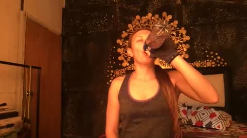 Snapshot of little_devil_diablita90 chatting on May 2, 2026, 9:31 pm Diablita online show from May 2, 2026, 9:31 pm
