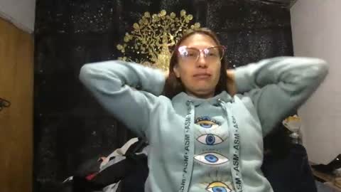 Snapshot of little_devil_diablita90 chatting on May 20, 2026, 1:23 am Diablita online show from May 20, 2026, 1:23 am