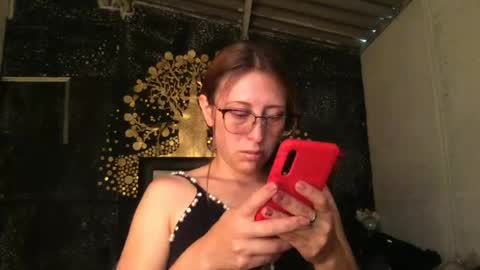 Snapshot of little_devil_diablita90 chatting on July 6, 2026, 6:32 pm Diablita online show from July 6, 2026, 6:32 pm