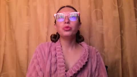 Snapshot of little_devil_diablita90 chatting on August 1, 2026, 3:11 pm Diablita online show from August 1, 2026, 3:11 pm