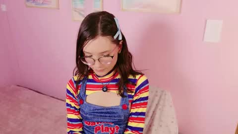 Snapshot of little_effy18_ chatting on February 13, 2026, 8:49 pm Little Effy online show from February 13, 2026, 8:49 pm