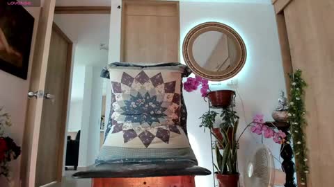 Snapshot of little_izzi chatting on October 20, 2025, 8:31 pm Izzi online show from October 20, 2025, 8:31 pm