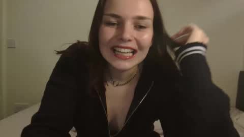 Snapshot of little_kinky_gal chatting on October 20, 2025, 7:47 pm little_kinky_gal online show from October 20, 2025, 7:47 pm