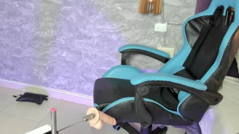 Snapshot of little_lili19 chatting on January 22, 2025, 10:15 pm Lili online show from January 22, 2025, 10:15 pm