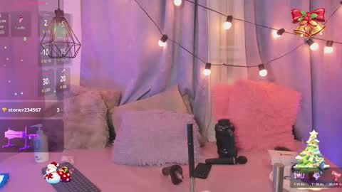 Snapshot of little_lili19 chatting on November 22, 2025, 9:14 pm Lili online show from November 22, 2025, 9:14 pm