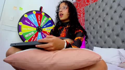 Snapshot of little_lilith_apple chatting on February 4, 2025, 10:34 pm little_lilith_apple online show from February 4, 2025, 10:34 pm