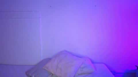 Snapshot of little_lilith_apple chatting on November 14, 2025, 7:34 pm little_lilith_apple online show from November 14, 2025, 7:34 pm