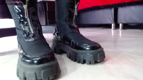 Snapshot of little_mars1 chatting on September 16, 2025, 6:20 pm Misstress Martina online show from September 16, 2025, 6:20 pm