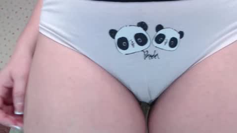 Snapshot of little_pearl_ chatting on October 23, 2025, 5:07 am Adaline online show from October 23, 2025, 5:07 am