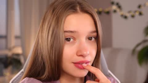 Snapshot of little_poetry chatting on September 9, 2025, 4:17 pm Kiki online show from September 9, 2025, 4:17 pm