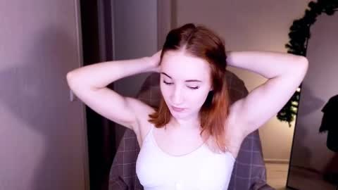 little_pretty_woman online show from February 10, 2025, 7:49 pm