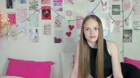 Snapshot of little_radiant_sun chatting on April 10, 2026, 8:41 am Kriss online show from April 10, 2026, 8:41 am