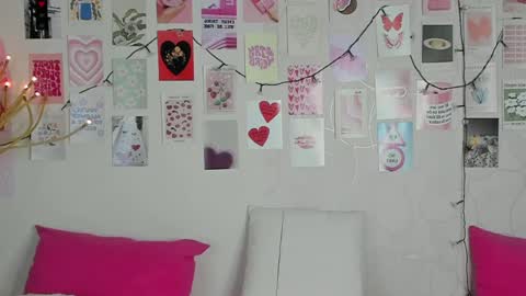 Snapshot of little_radiant_sun chatting on April 17, 2026, 8:06 am Kriss online show from April 17, 2026, 8:06 am