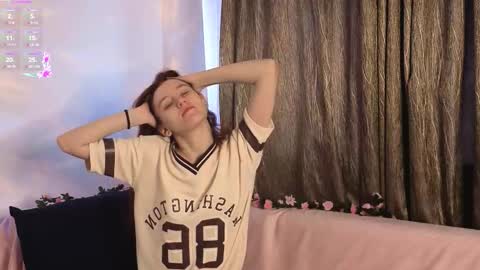 Snapshot of little_red_rosy chatting on November 16, 2025, 4:18 am Rosy online show from November 16, 2025, 4:18 am