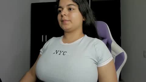 Snapshot of little_shaara chatting on January 28, 2025, 9:40 pm Shaara online show from January 28, 2025, 9:40 pm