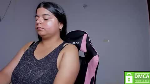 Snapshot of little_shaara chatting on October 2, 2025, 8:38 pm Shaara online show from October 2, 2025, 8:38 pm