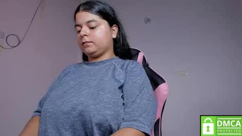 Snapshot of little_shaara chatting on October 14, 2025, 8:20 pm Shaara online show from October 14, 2025, 8:20 pm