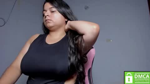 Snapshot of little_shaara chatting on October 17, 2025, 8:50 am Shaara online show from October 17, 2025, 8:50 am