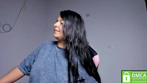 Snapshot of little_shaara chatting on October 21, 2025, 8:20 pm Shaara online show from October 21, 2025, 8:20 pm