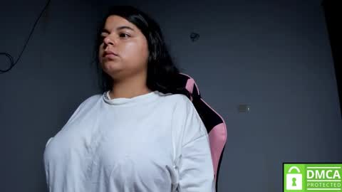 Snapshot of little_shaara chatting on October 29, 2025, 8:27 am Shaara online show from October 29, 2025, 8:27 am