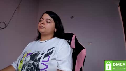 Snapshot of little_shaara chatting on October 31, 2025, 8:21 pm Shaara online show from October 31, 2025, 8:21 pm