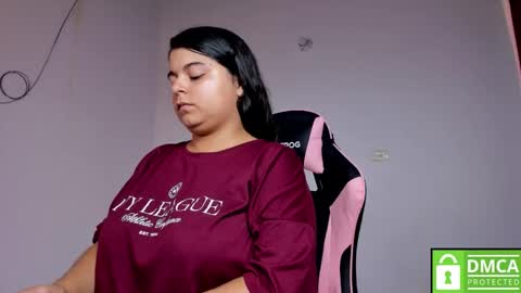 Snapshot of little_shaara chatting on November 4, 2025, 8:19 pm Shaara online show from November 4, 2025, 8:19 pm