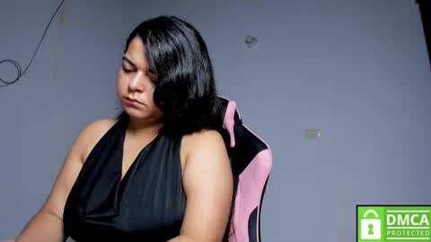 Snapshot of little_shaara chatting on November 9, 2025, 8:45 am Shaara online show from November 9, 2025, 8:45 am