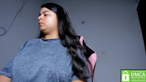 Snapshot of little_shaara chatting on November 20, 2025, 8:36 am Shaara online show from November 20, 2025, 8:36 am