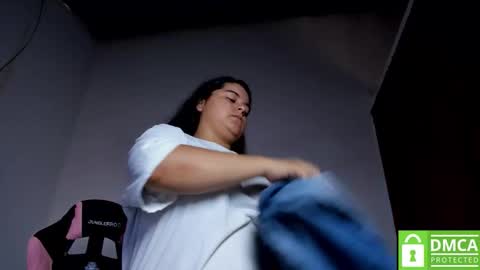 Snapshot of little_shaara chatting on November 20, 2025, 8:41 pm Shaara online show from November 20, 2025, 8:41 pm