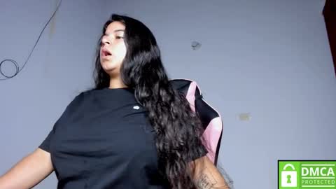 Snapshot of little_shaara chatting on November 26, 2025, 8:48 am Shaara online show from November 26, 2025, 8:48 am