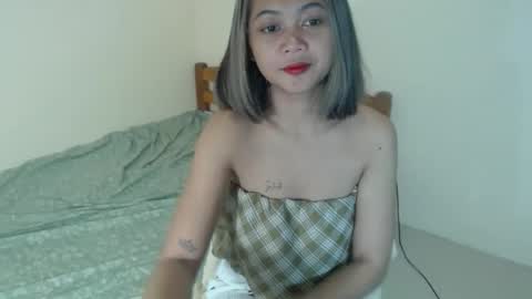Snapshot of little_sunshine18 chatting on May 23, 2026, 6:45 pm shine online show from May 23, 2026, 6:45 pm