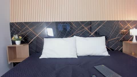 Snapshot of little_tania_ chatting on November 29, 2025, 8:01 pm Tania online show from November 29, 2025, 8:01 pm