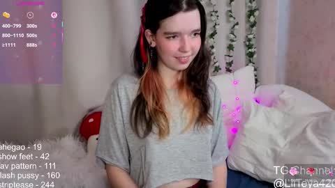 Snapshot of little_teya chatting on September 10, 2025, 8:36 am little Teya online show from September 10, 2025, 8:36 am