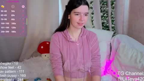 Snapshot of little_teya chatting on September 16, 2025, 10:27 am little Teya online show from September 16, 2025, 10:27 am