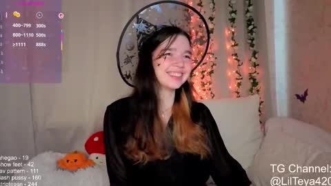 Snapshot of little_teya chatting on October 15, 2025, 10:26 am little Teya online show from October 15, 2025, 10:26 am