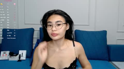 Snapshot of little_v1rgin_angel chatting on November 12, 2025, 4:07 pm Kwan online show from November 12, 2025, 4:07 pm