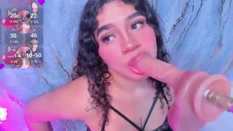 little_valentinaa online show from December 3, 2025, 11:52 am