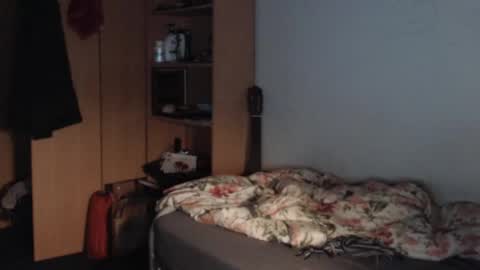 littlealien7 online show from May 1, 2026, 11:37 am