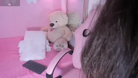 Ari online show from October 2, 2025, 7:10 pm