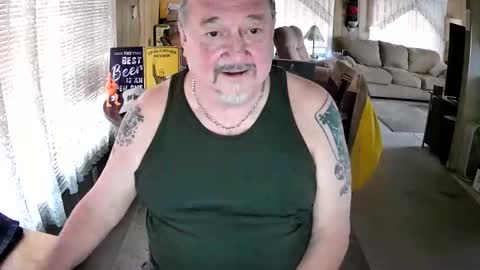 Snapshot of littled83057 chatting on April 4, 2026, 6:05 pm Littled83057 online show from April 4, 2026, 6:05 pm