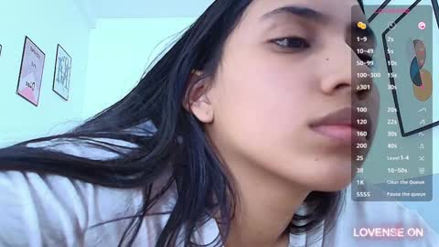 Snapshot of littlee_emilyy_ chatting on December 23, 2024, 5:43 pm Emily online show from December 23, 2024, 5:43 pm