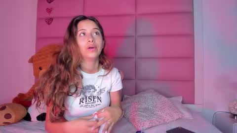 Snapshot of littlee_emma_ chatting on February 10, 2025, 3:13 am littlee_emma_ online show from February 10, 2025, 3:13 am