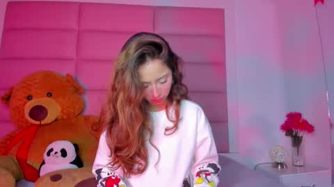 Snapshot of littlee_emma_ chatting on February 27, 2025, 3:14 am littlee_emma_ online show from February 27, 2025, 3:14 am