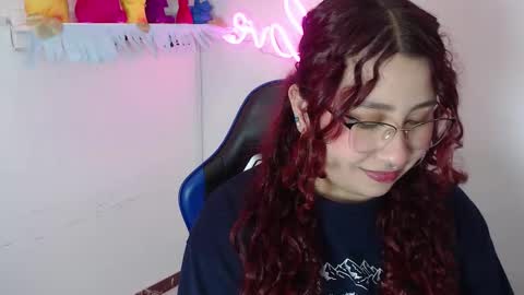 Snapshot of littlee_red chatting on November 21, 2025, 8:40 pm Angel online show from November 21, 2025, 8:40 pm