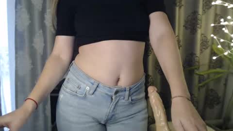 Snapshot of littleflowers chatting on February 16, 2025, 2:54 pm Your little flower online show from February 16, 2025, 2:54 pm