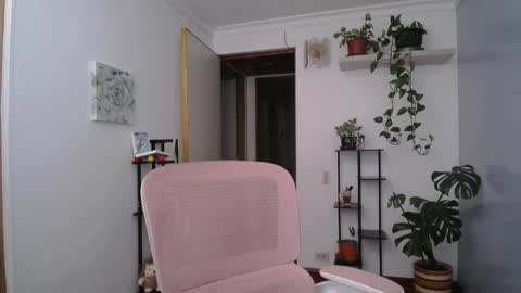Snapshot of littlelaksmi chatting on May 12, 2026, 11:02 pm Laksmi online show from May 12, 2026, 11:02 pm